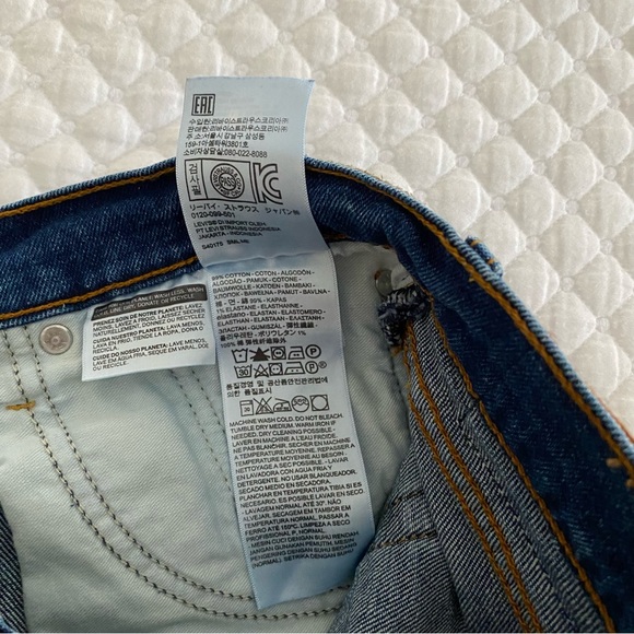 Levi's Denim Jean Shorts Size 30 Button Fly roll up hem - Picture 10 of 11